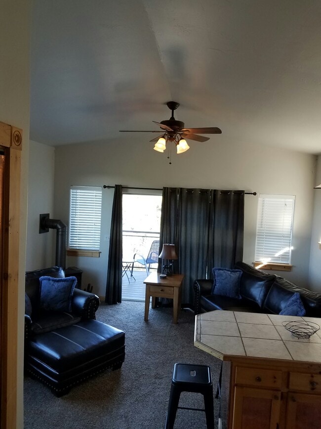 Building Photo - 871 Bristlecone Dr