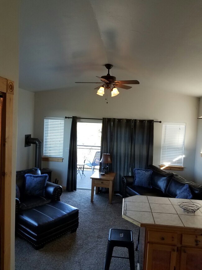 Foto del edificio - 871 Bristlecone Dr