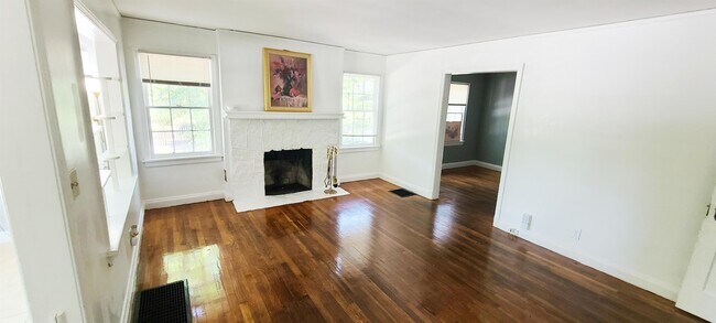 Building Photo - 1318 Ormewood Ave SE