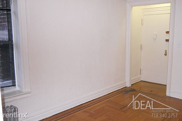 Building Photo - 158 Fenimore St