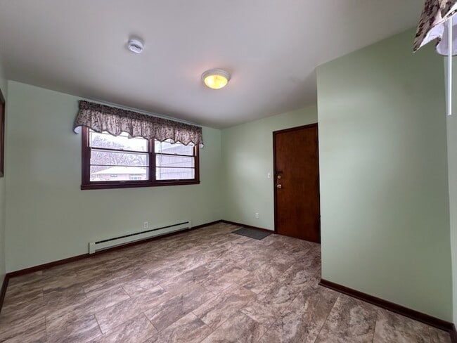 Building Photo - 2919 W 87th St