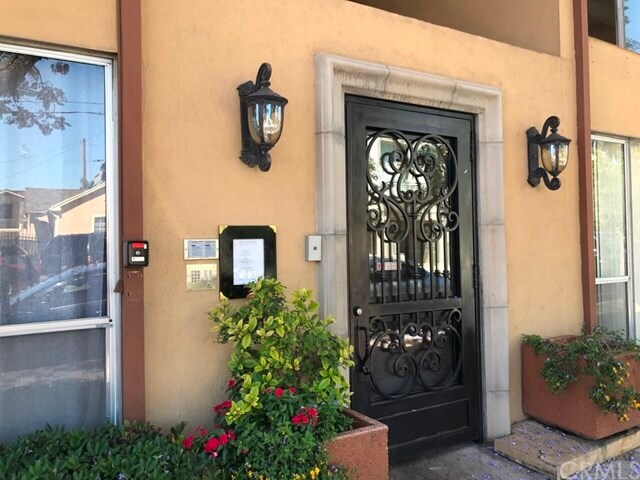 Foto del edificio - 325 Olive Ave