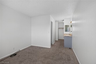 Building Photo - 5125 Golden Ln