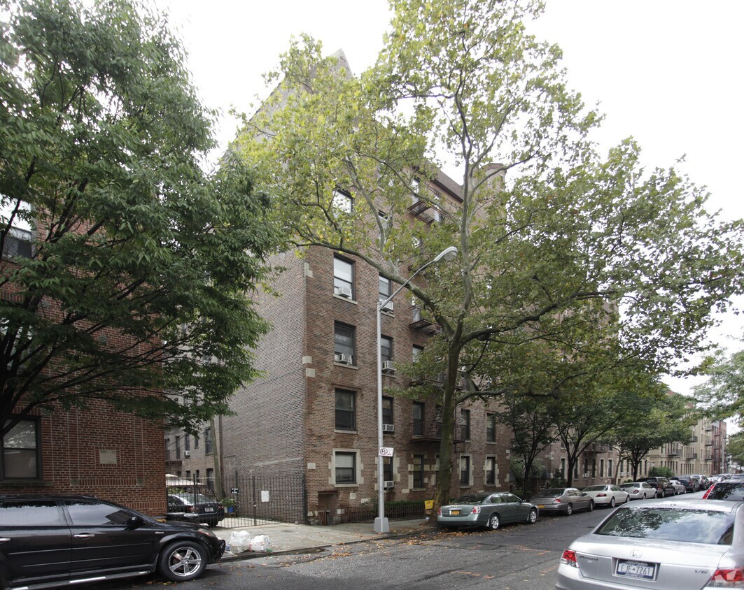 Primary Photo - 28-15 34th St