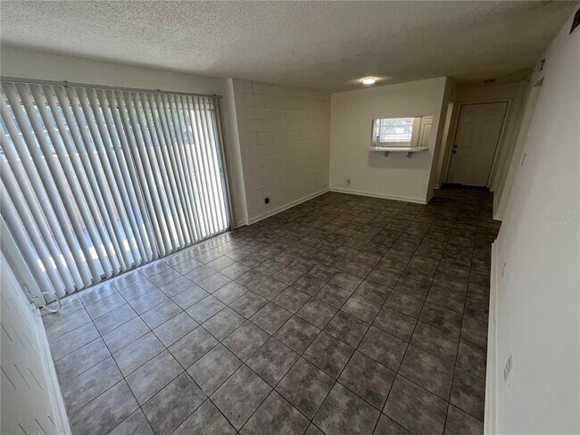 Foto del edificio - 1008 E Bougainvillea Ave