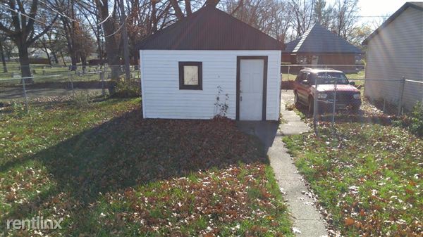 Building Photo - 919 W Jefferson Blvd