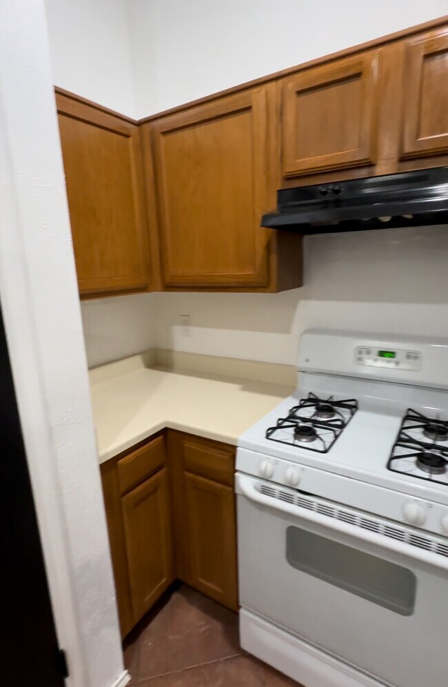 Cocina - 19930 Mountain Dale Dr