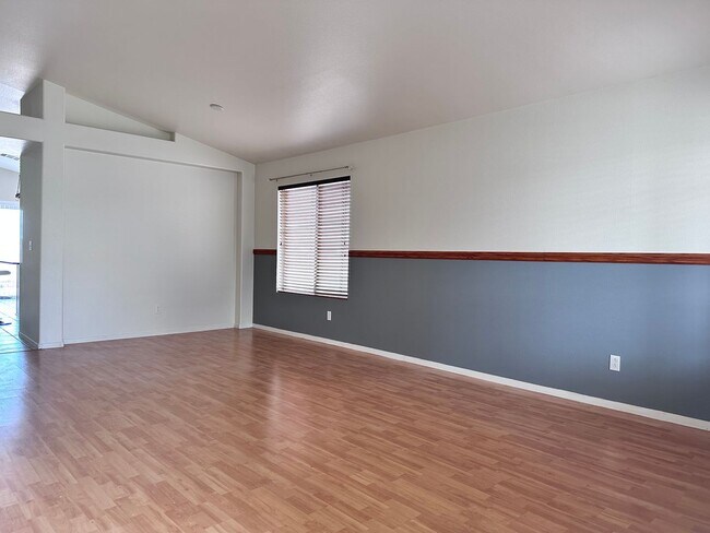 Foto del edificio - Location, Location! Prime Silverado Ranch Living  Welcome to this gorgeous single-story home in t...