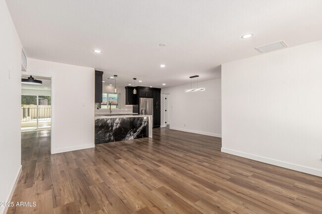Foto del edificio - 3707 E Amelia Ave