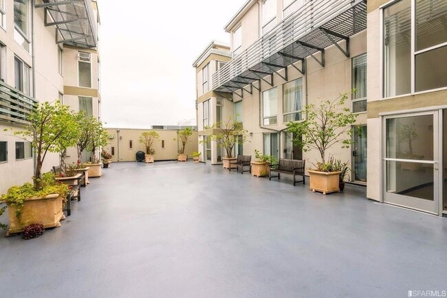 Building Photo - 1 Bed + 1 Loft Bedroom, 2 Bath - Sunny SOM...