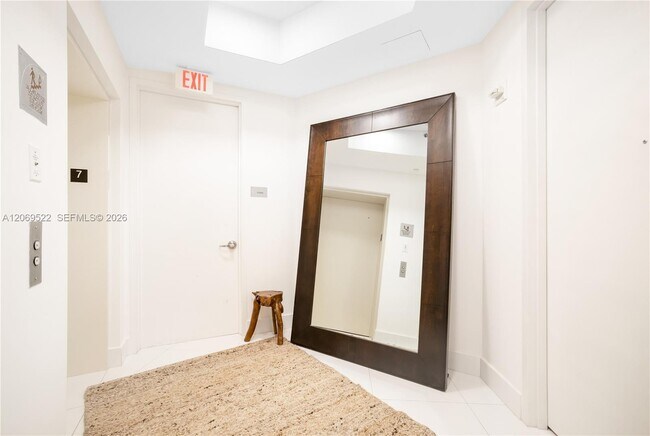 Foto del edificio - 15901 Collins Ave