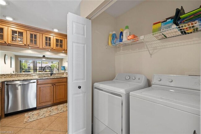 Foto del edificio - 1204 Commonwealth Cir