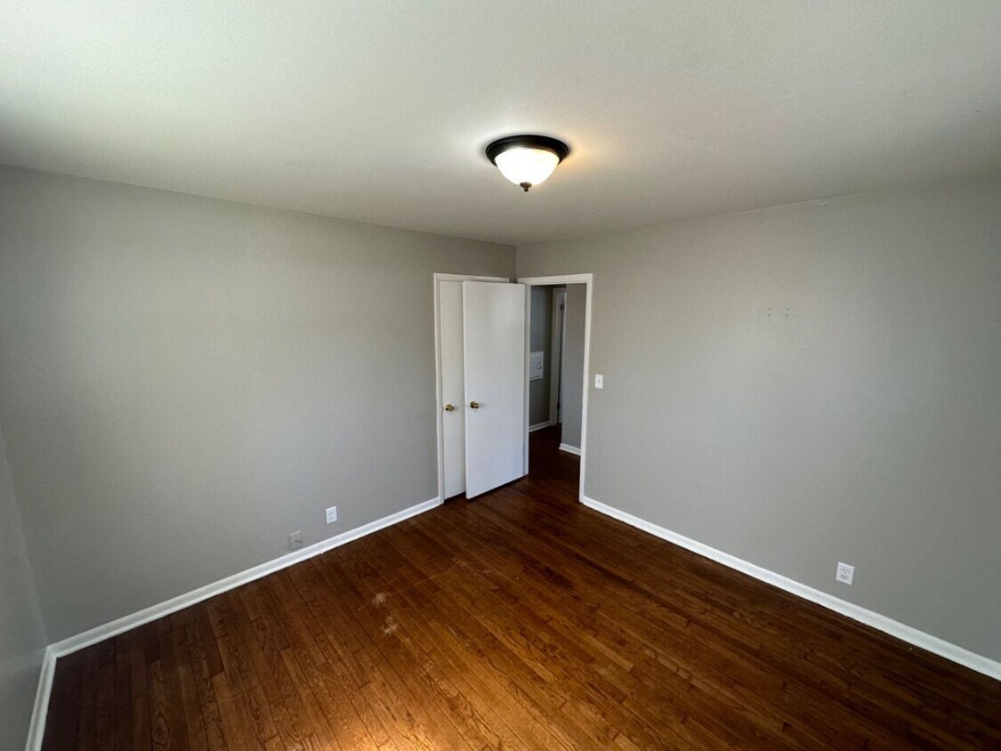 Primary Photo - 5826-5828 N 93rd St. (Duplex)