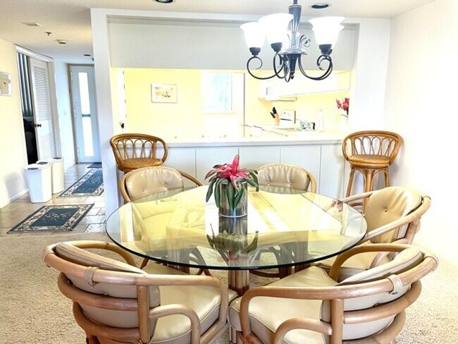 Foto del edificio - 2026 BEACH RENTAL- 2/2 Condo WITH PRIVATE ENTRY - BEACH PLACE - STEPS THE BEACH!!