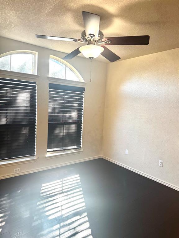 Foto del edificio - 1712 Darjeeling Dr