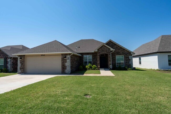 Foto del edificio - NEW LISTING! 4 bed/ 2 bath with updates th...