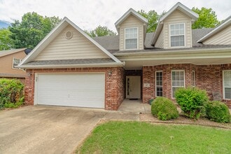 Building Photo - 485 S Pierremont Dr