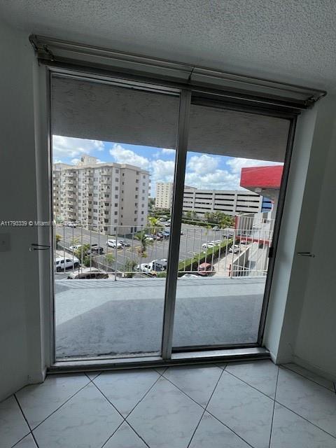 Foto del edificio - 1750 W 46th St
