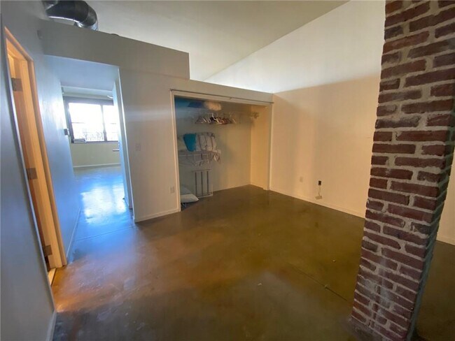 Foto del edificio - 376 Nelson St SW