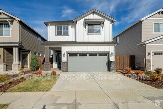 Building Photo - 13600 NE 110th Way