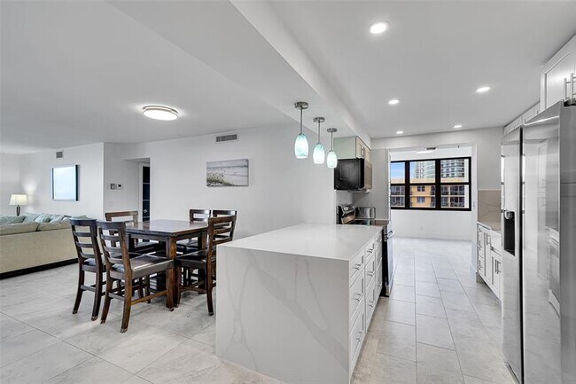 Foto del edificio - 2301 S Ocean Dr