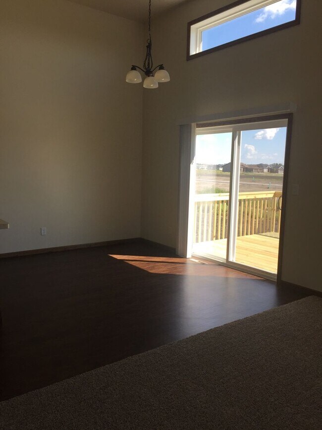 Foto del edificio - 4 Bed 3 Bath House