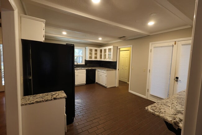 Building Photo - 313 Palomino Path