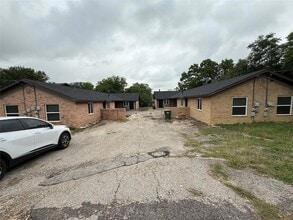 Building Photo - 1114 Hazelton St