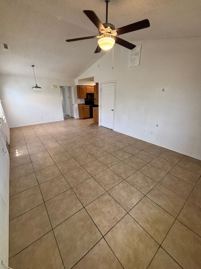 Foto del edificio - Adorable 2-Bedroom, 2-Bathroom Single Fami...