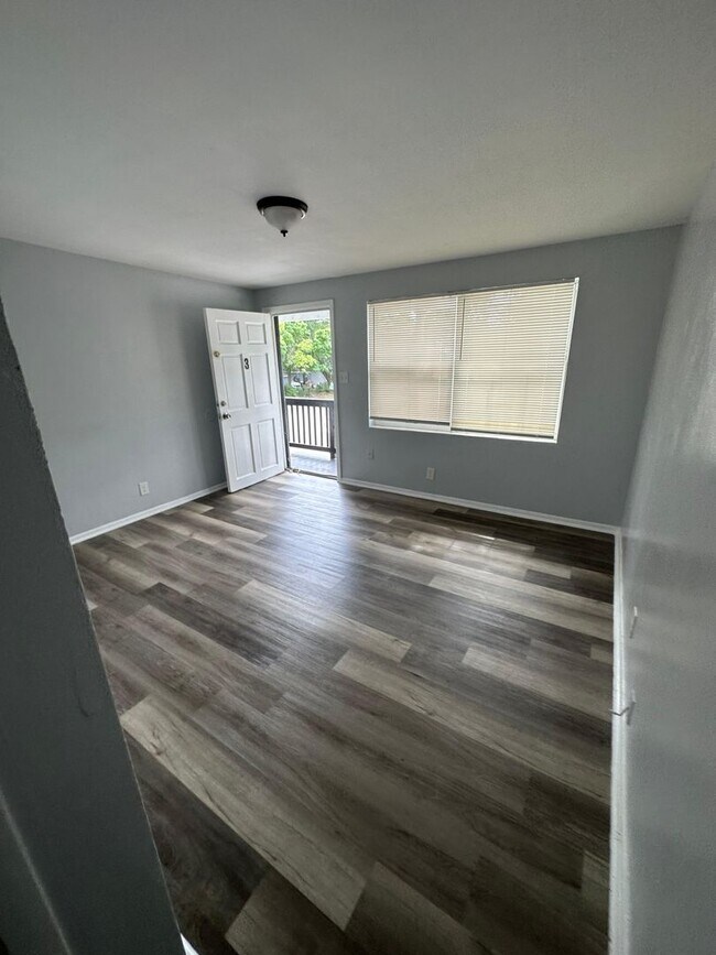 Foto del edificio - 3805 Fairfax St