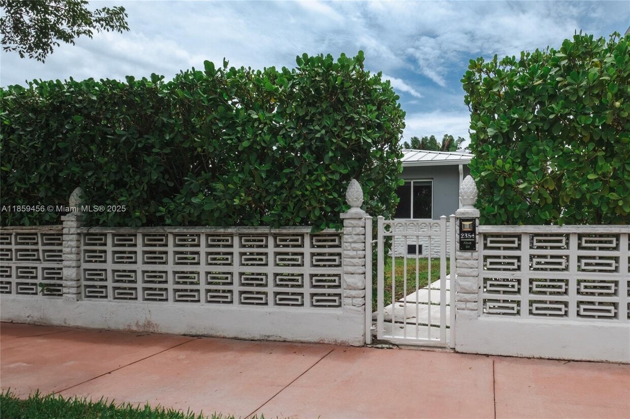 Foto principal - 2354 Alton Rd
