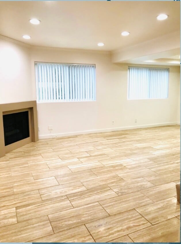 Foto principal - 13012 Riverside Dr