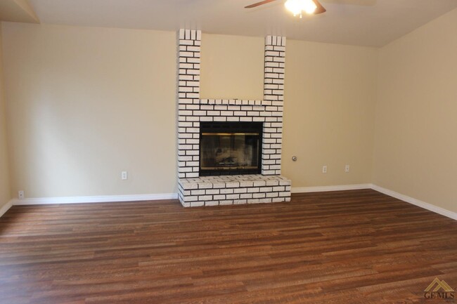 Building Photo - 4216 Mattnick Dr