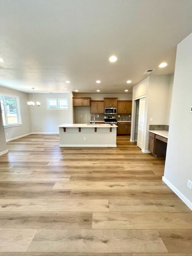 Foto del edificio - Stunning newer home in NE Bend neighborhood!