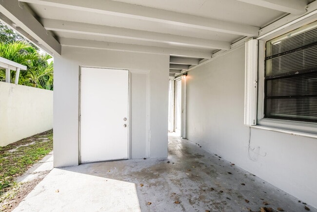 Building Photo - 1609 NW 16th St