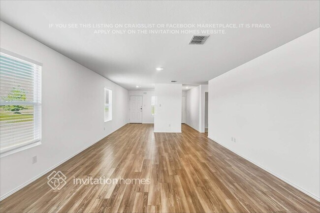 Foto del edificio - 5406 Longshadow Dr
