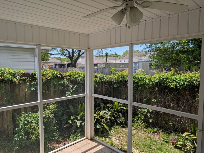 Building Photo - NO HOA!! Minutes from Hulbert and Eglin.  ...