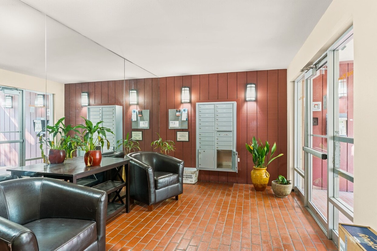Building Photo - Modern Oakland Living: New Floors, Private Balcony, and Parking