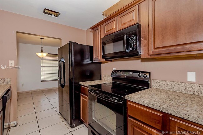 Building Photo - 4615 SW 139th Ct
