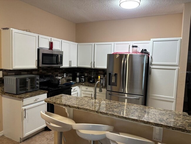 Building Photo - Poinciana Home