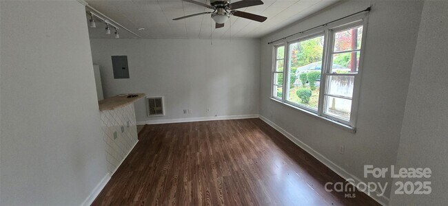 Foto del edificio - 508 Arlington Cir NW