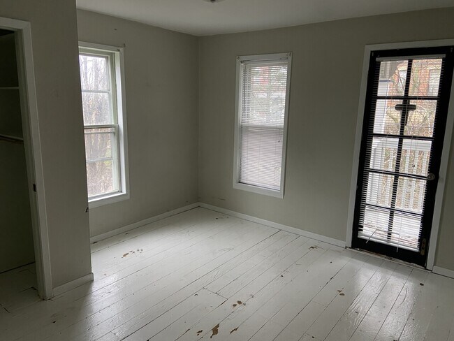 Building Photo - Chestnut- 609