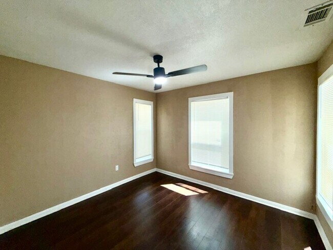 Foto del edificio - 1646 N 15th A St