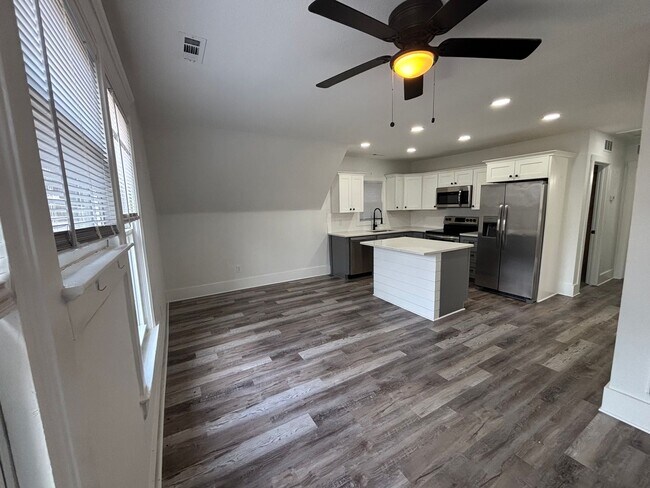 Foto del edificio - 4115 Whitman Ave