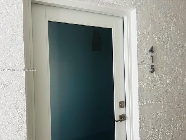 Building Photo - 1665 Bay Rd