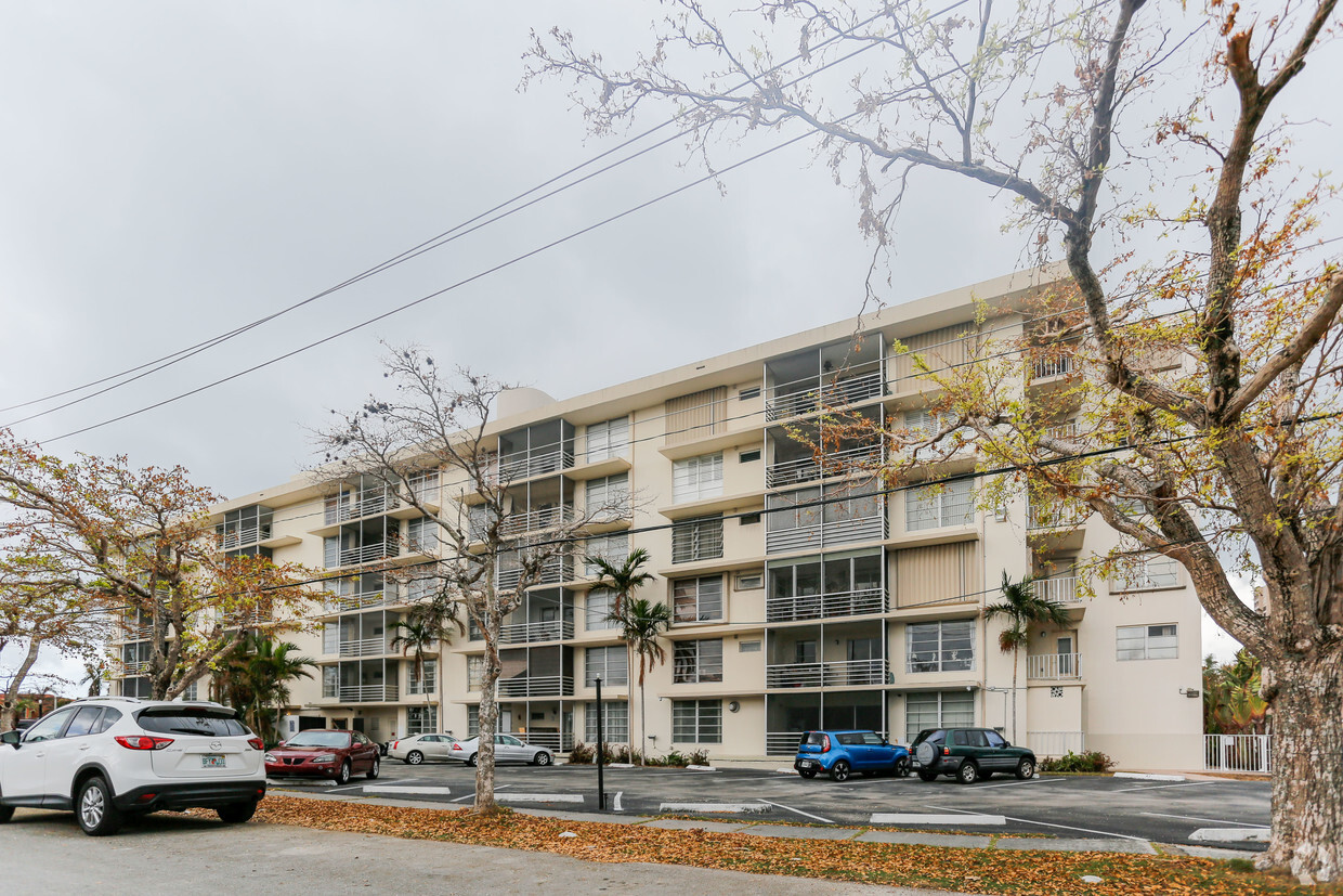 Primary Photo - Bahia Vista Condominiums