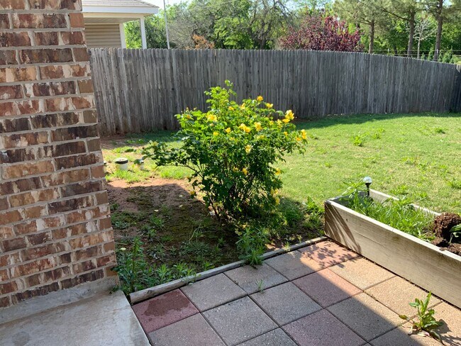 Photo - Available Now! - 3 bedrooms 2.5 bath House