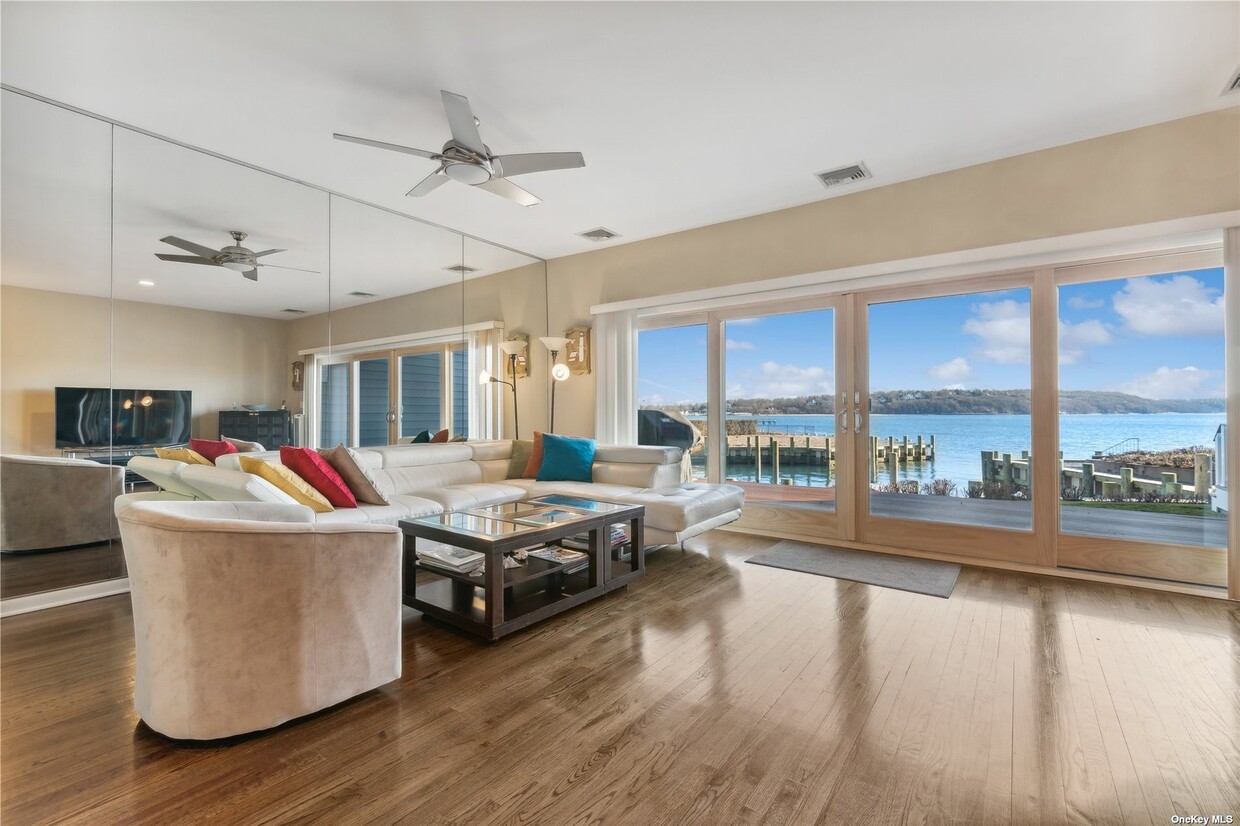 131 6th St, Greenport, NY 11944 Townhome Rentals in Greenport NY