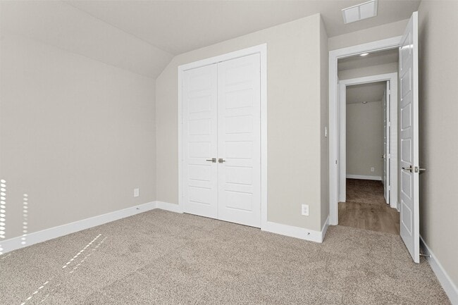 Building Photo - 2002 Bluff Oak Ct