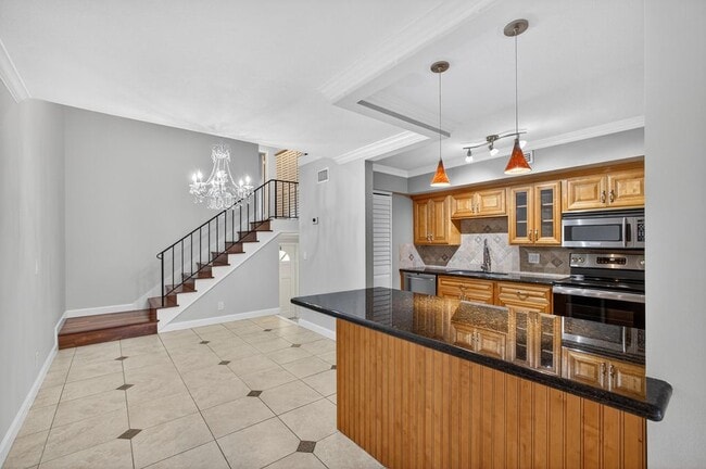 Foto del edificio - 382 Golfview Rd